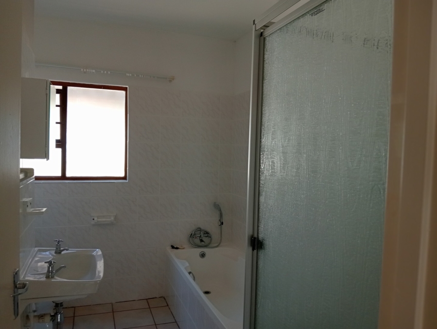 2 Bedroom Property for Sale in Langenhovenpark Free State